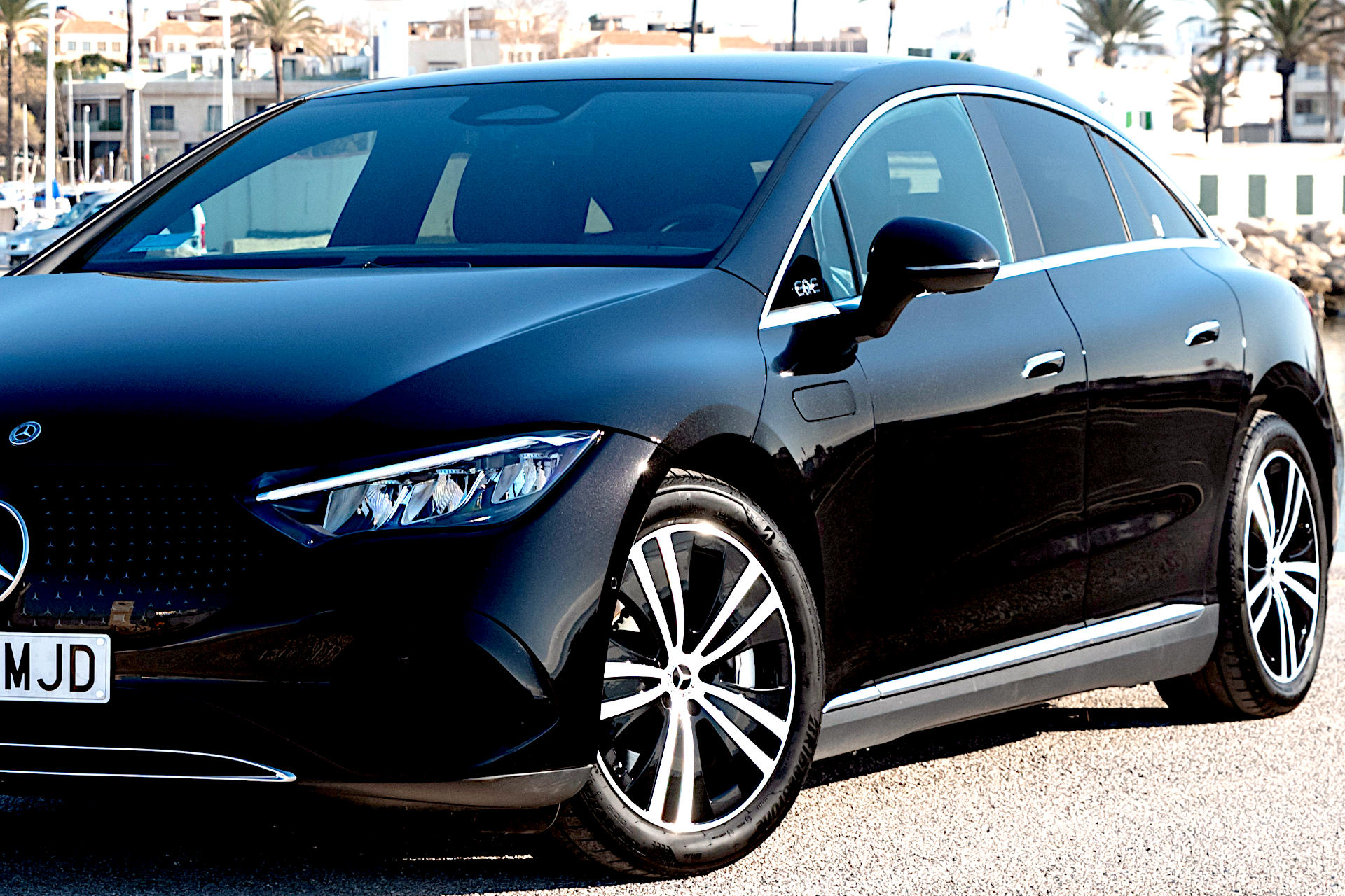 Servicio de alquiler de limousines y autocares de lujo en Mallorca. Parking privado exclusivo para nuestros coches y clientes en el Aeropuerto de Palma.